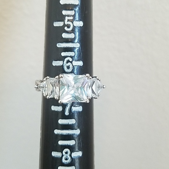 Sterling Silver and 6 Stone Ring - Picture 5 of 7